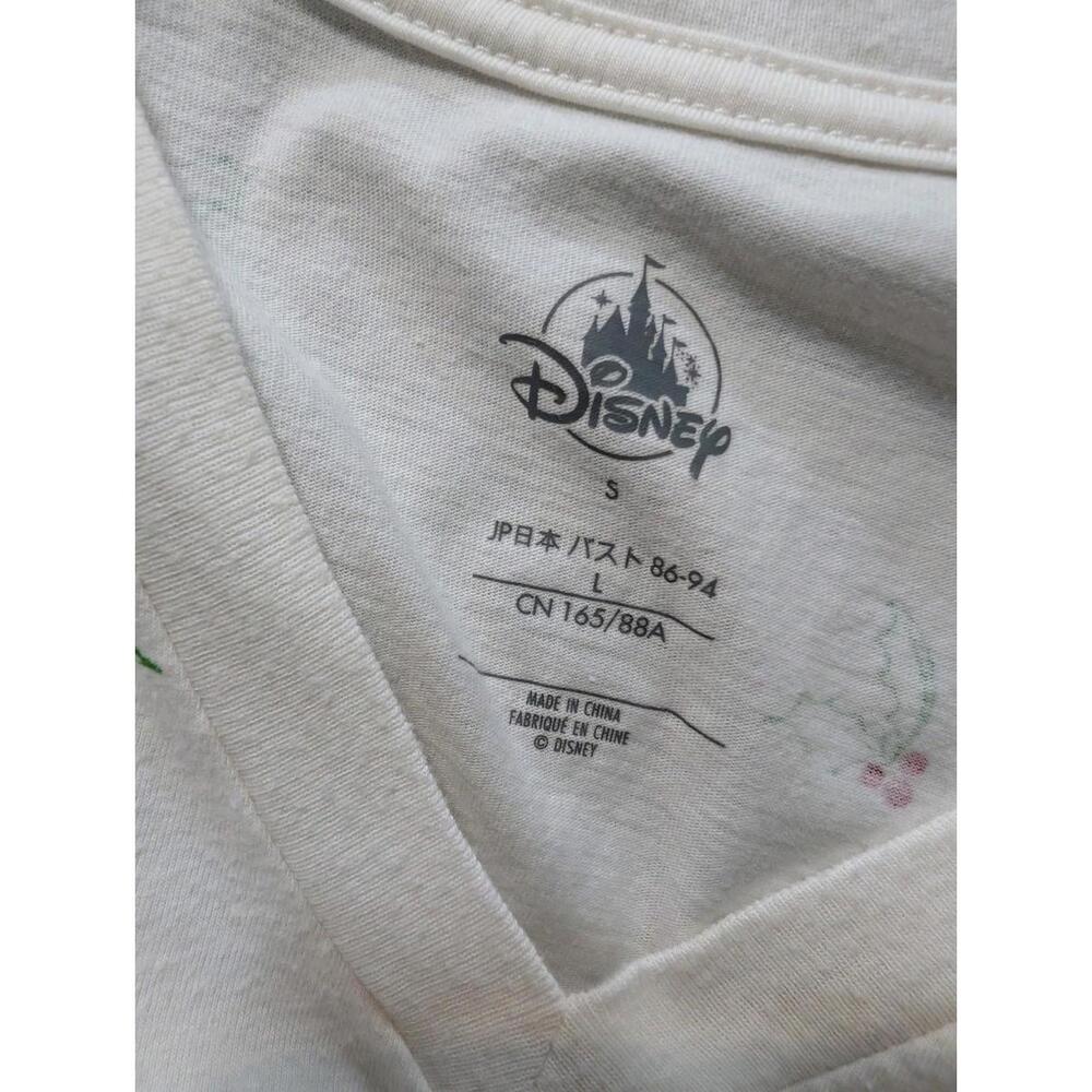 Vintage Winnie The Pooh Christmas Vneck White Tshirt - Size Small - Picture 3 of 3